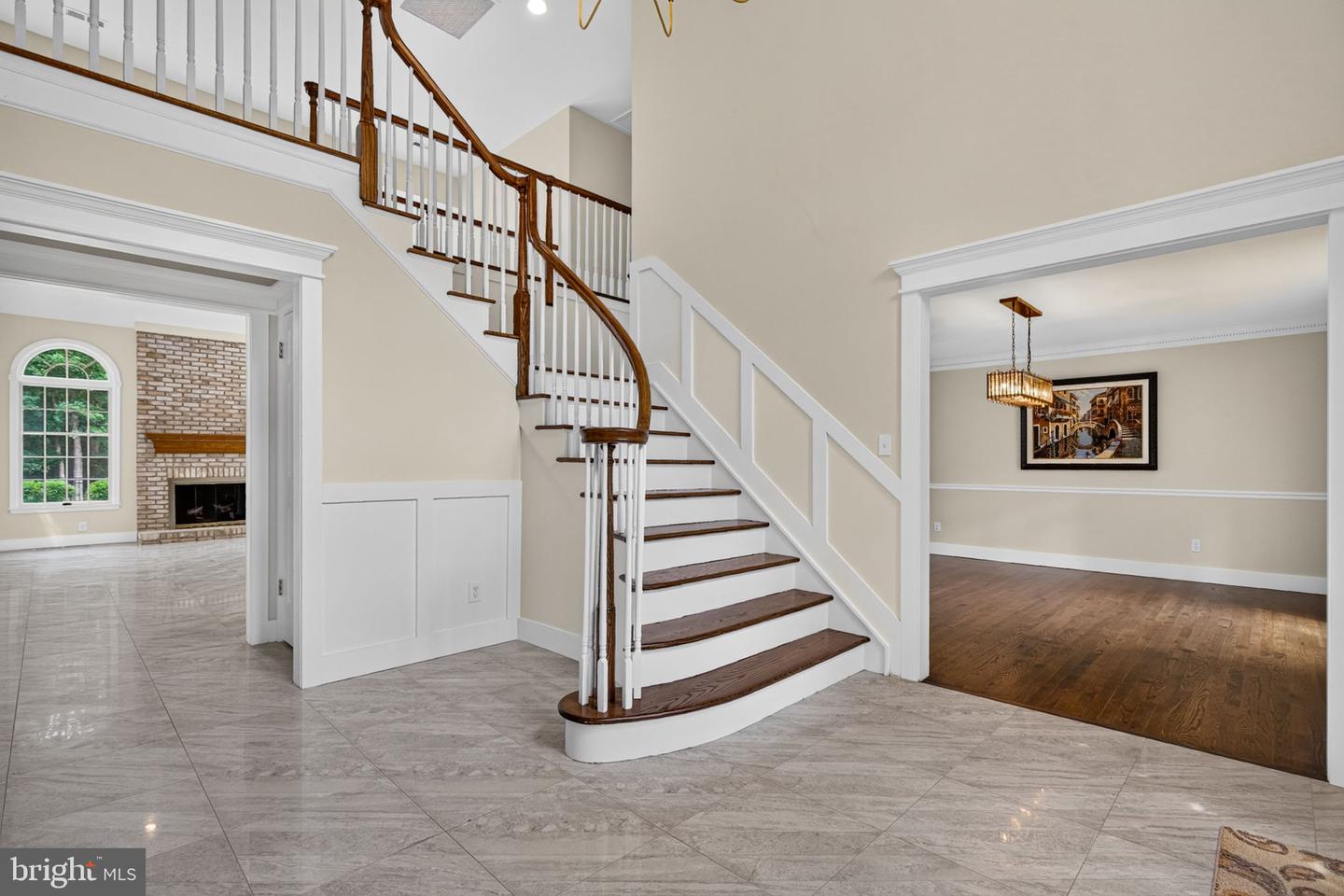 8 Eton Ln Property Photo 6