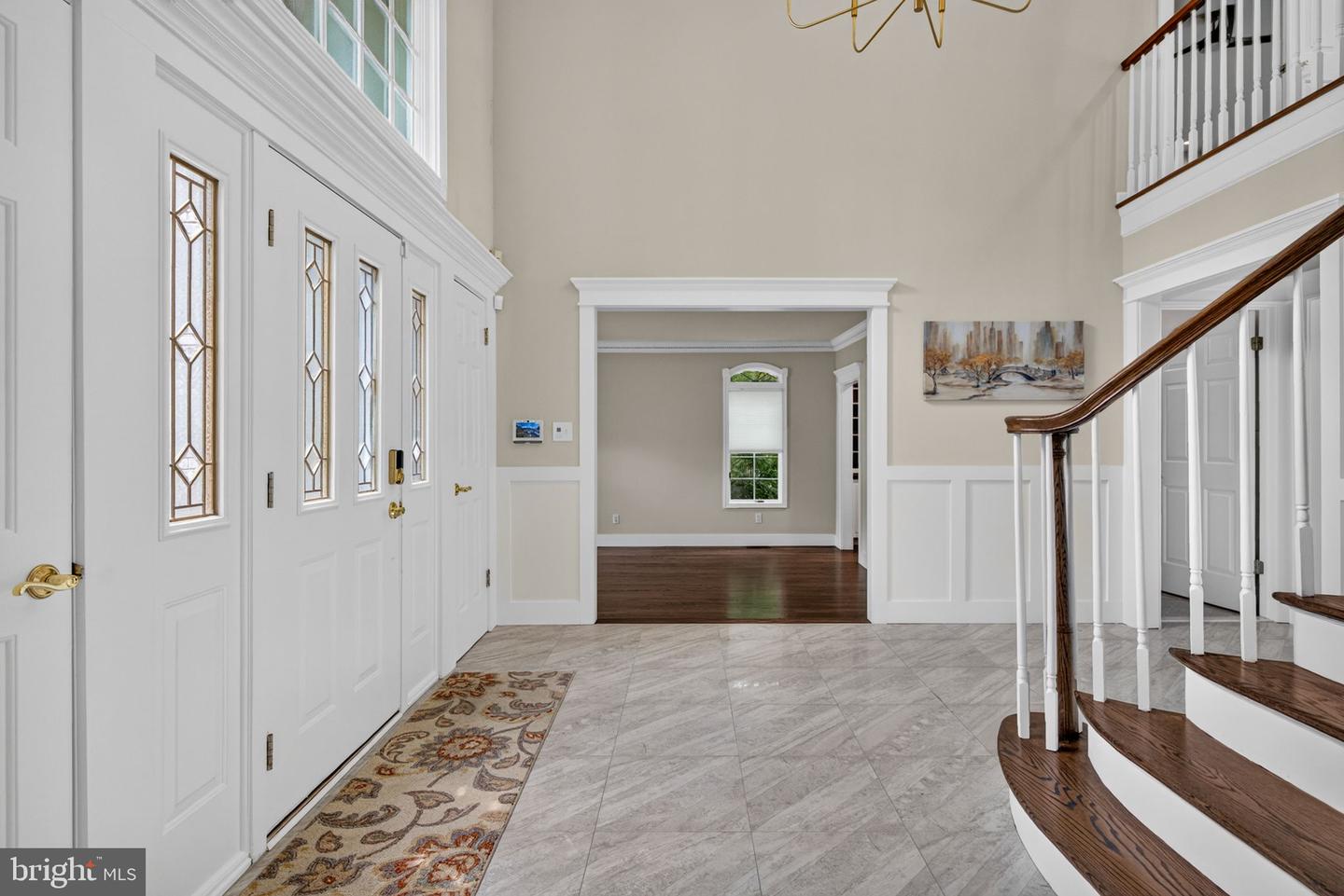 8 Eton Ln Property Photo 8