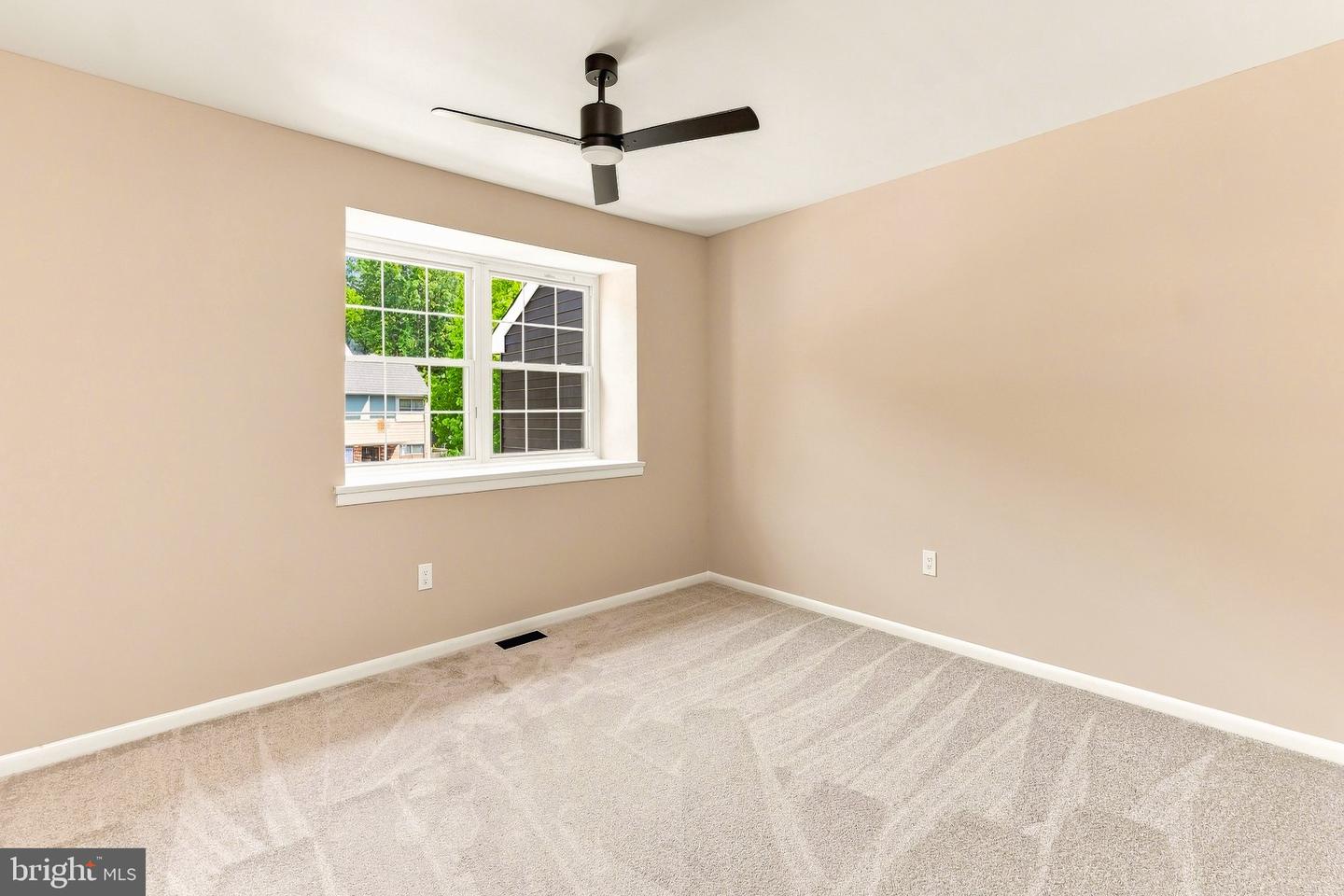305 Shady Ln Property Photo 14