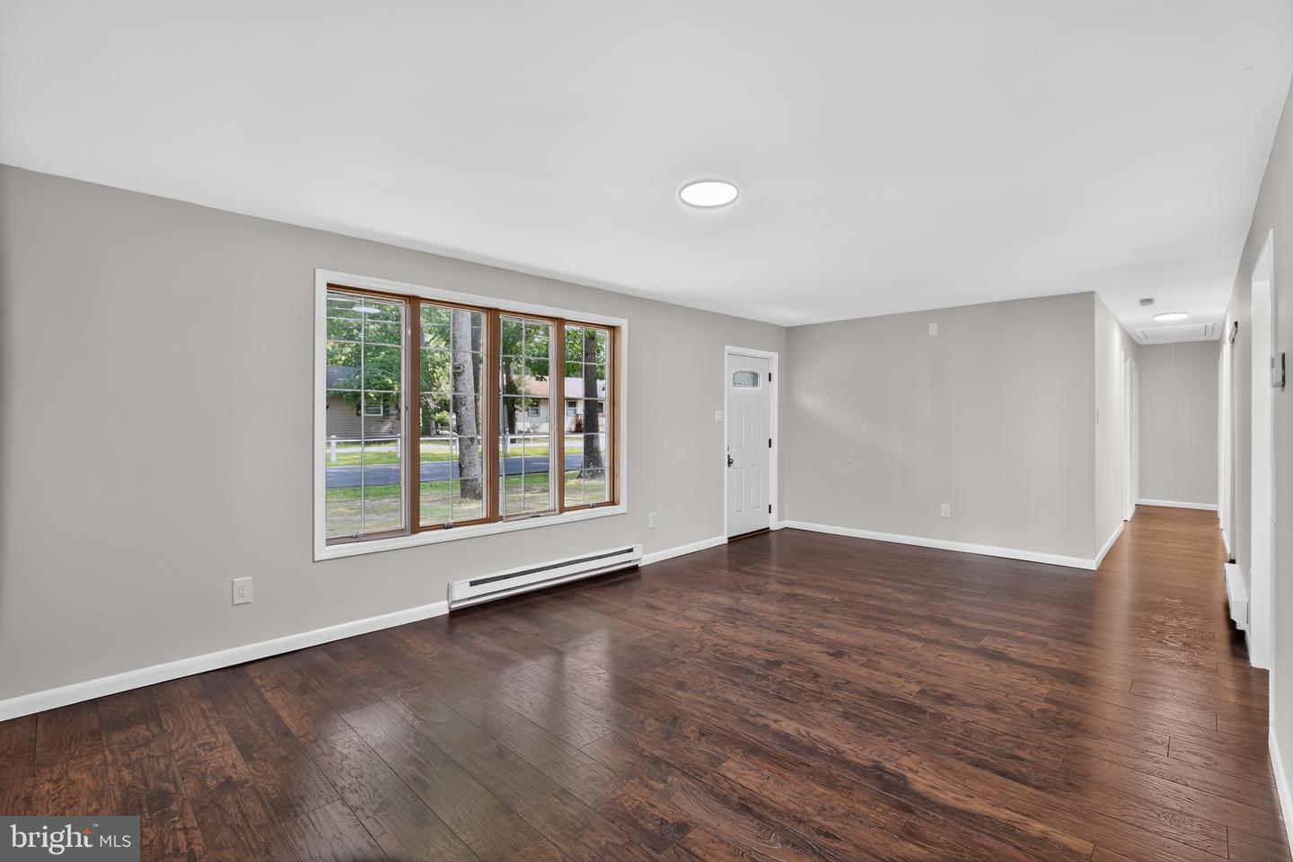 435 Pemberton Blvd Property Photo 2