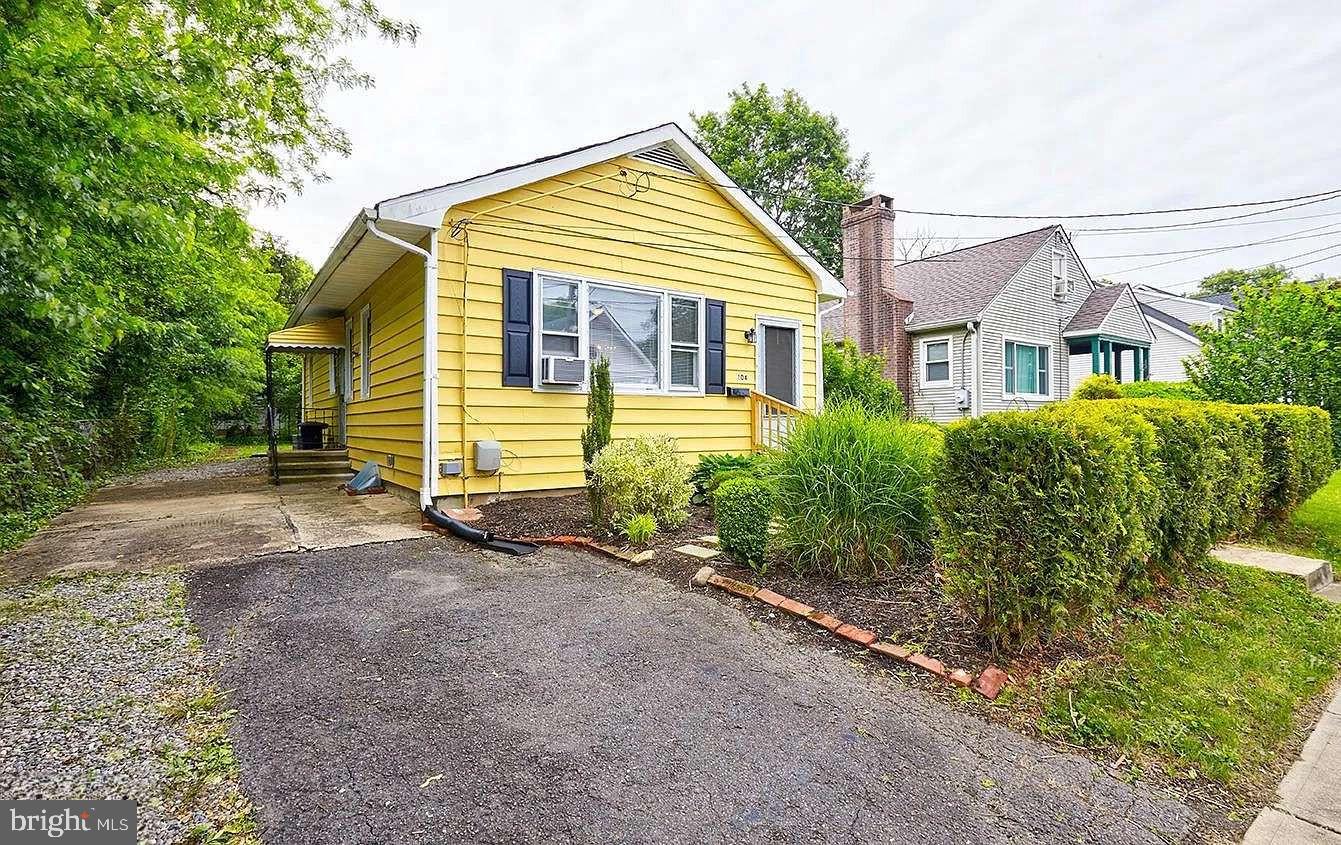 104 VERNON ST Property Photo 1