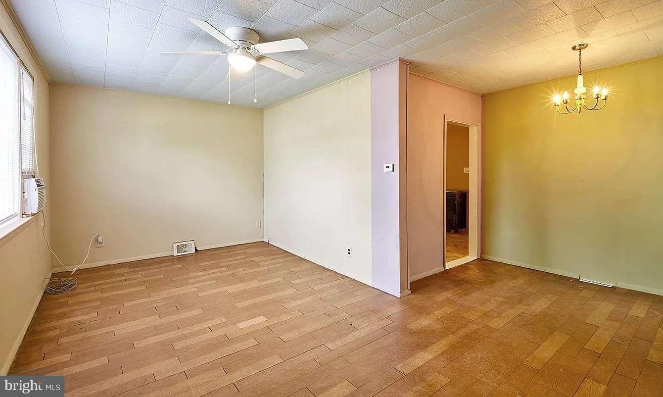 104 Vernon St Property Photo 2
