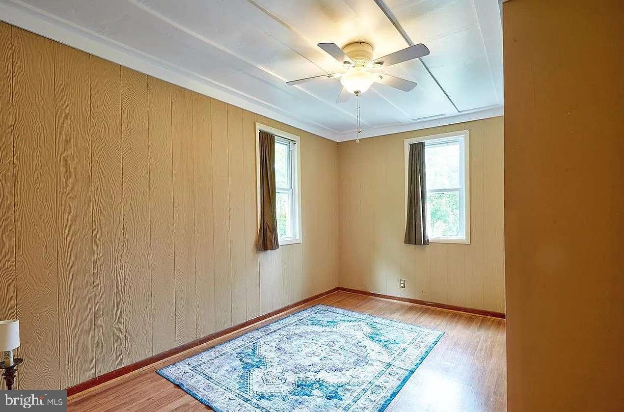 104 Vernon St Property Photo 4