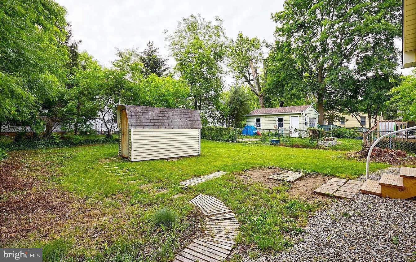 104 Vernon St Property Photo 6