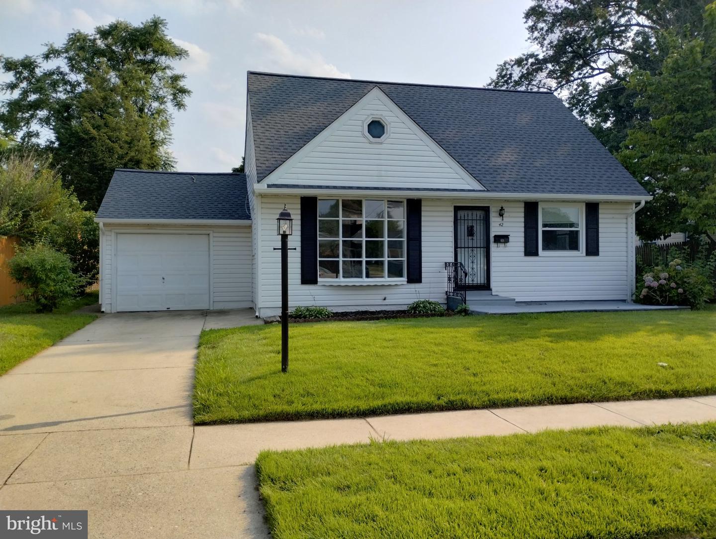 42 Farnsworth Ave Property Photo 3