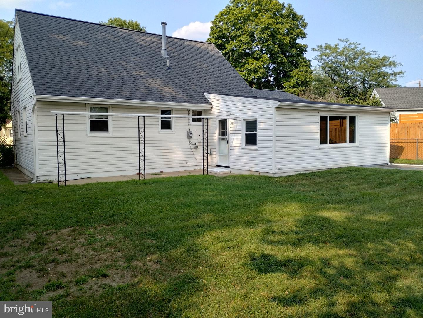 42 Farnsworth Ave Property Photo 4