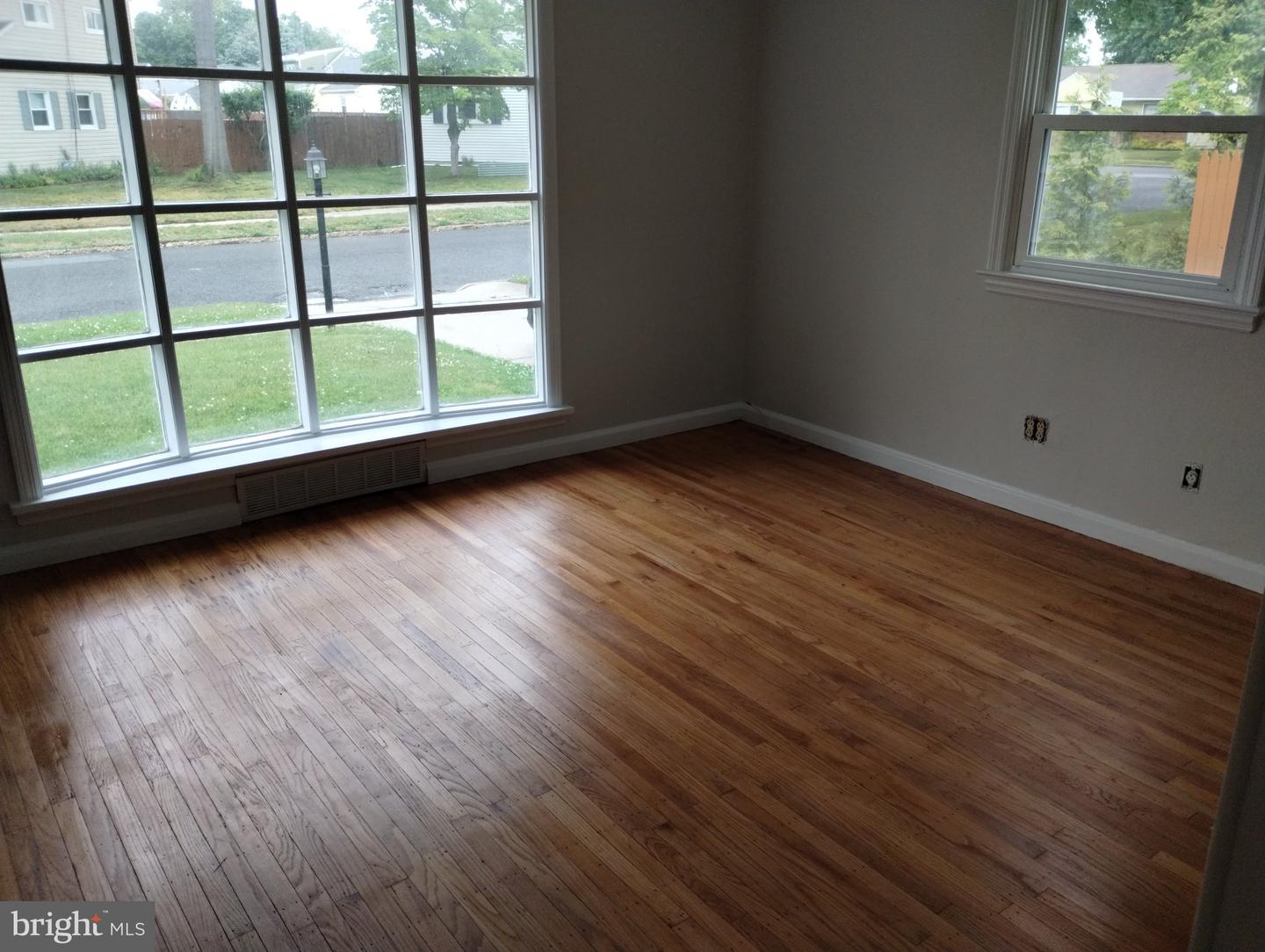 42 Farnsworth Ave Property Photo 9