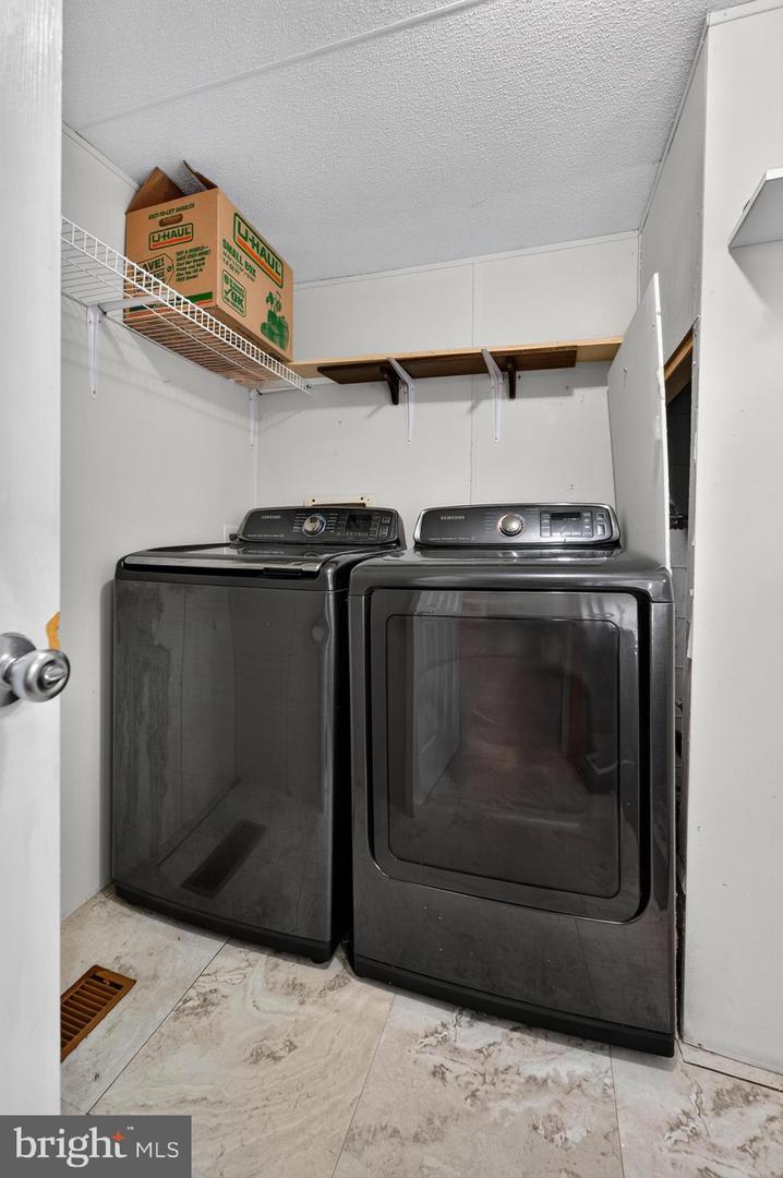 3437 New Moon St Property Photo 11