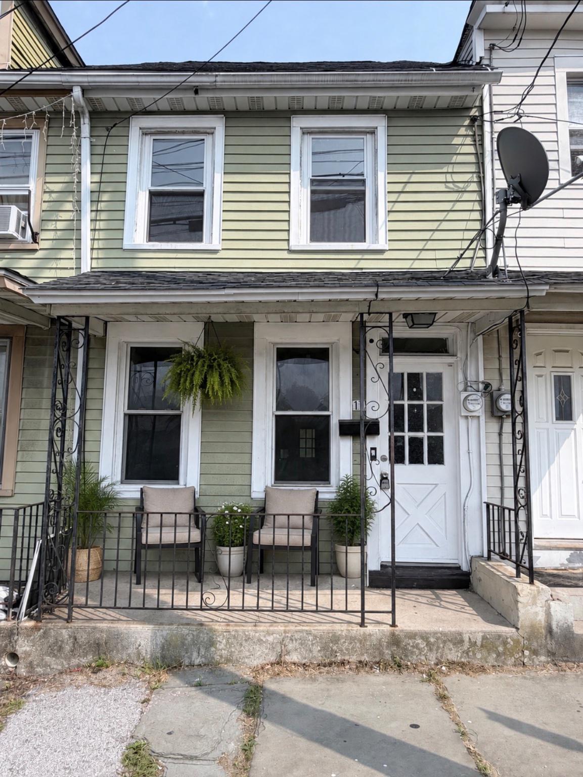 17 MADISON AVE Property Photo 1