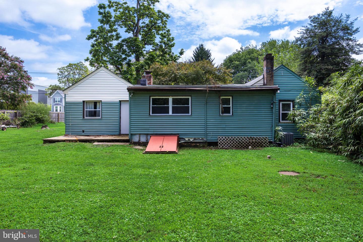 33 Oregon Ave Property Photo 24
