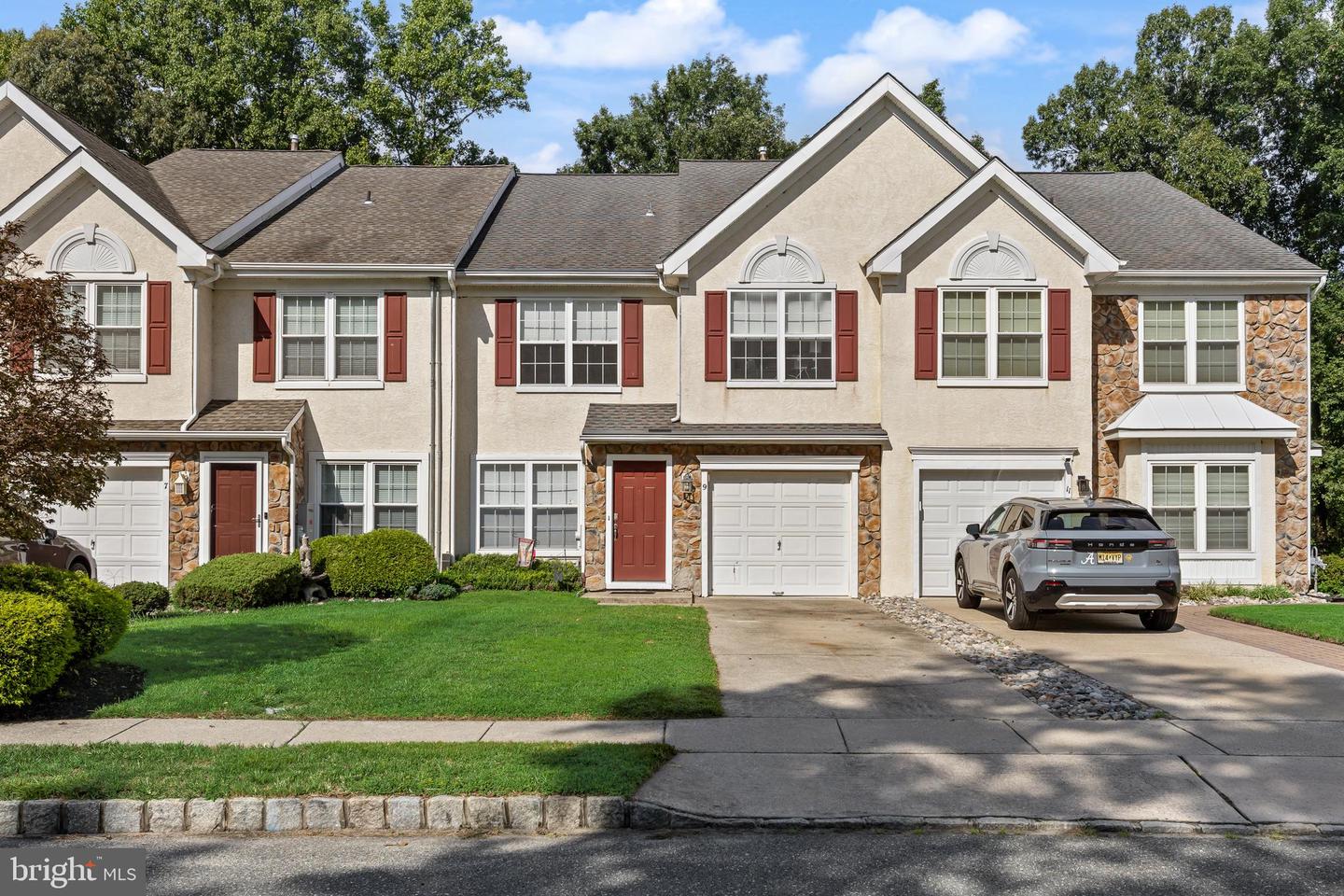 9 JESSICA CT Property Photo 1