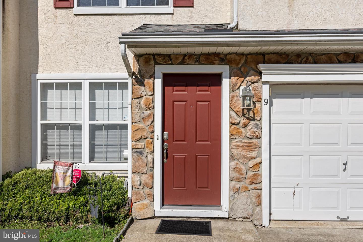 9 Jessica Ct Property Photo 3