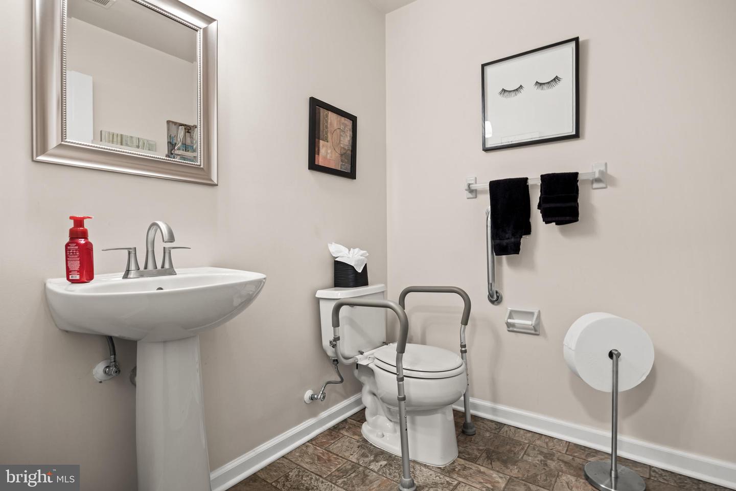 9 Jessica Ct Property Photo 18