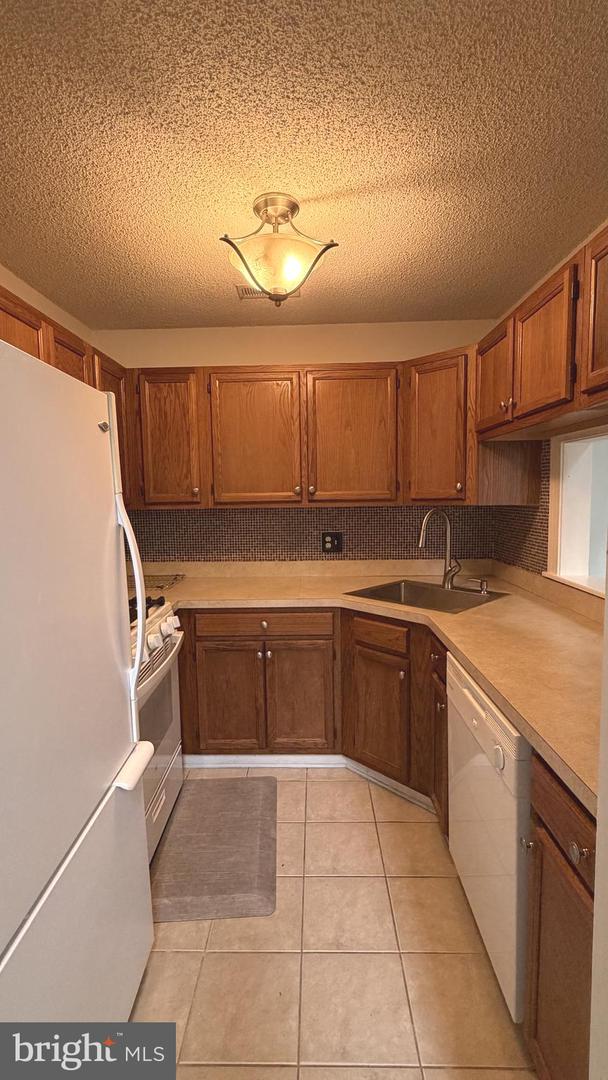 4920b Dunbarton Rd Property Photo 3