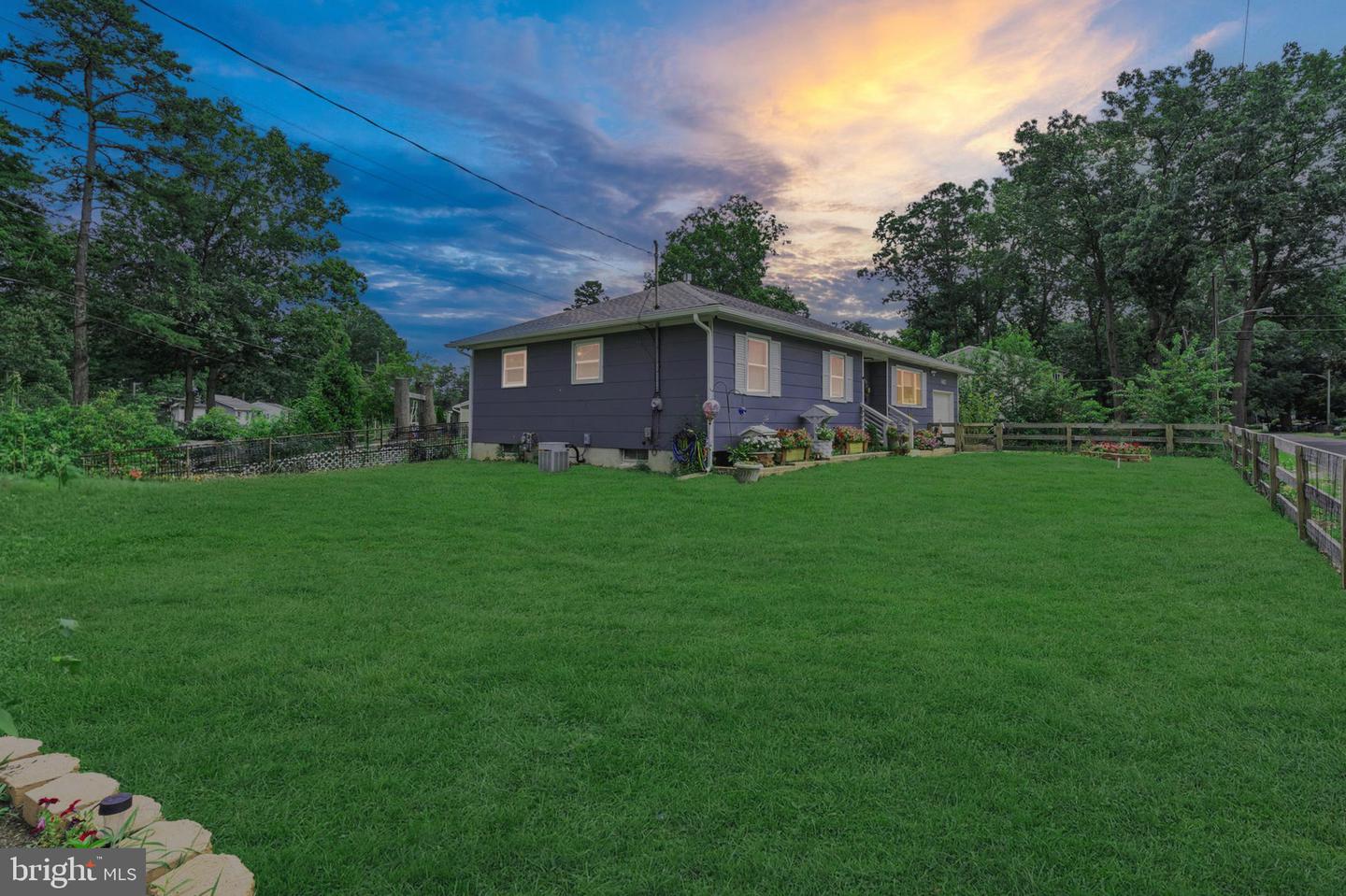 402 Lakeview Blvd Property Photo 3