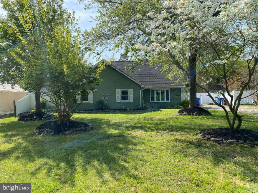 75 N Locust Ave Property Photo 1