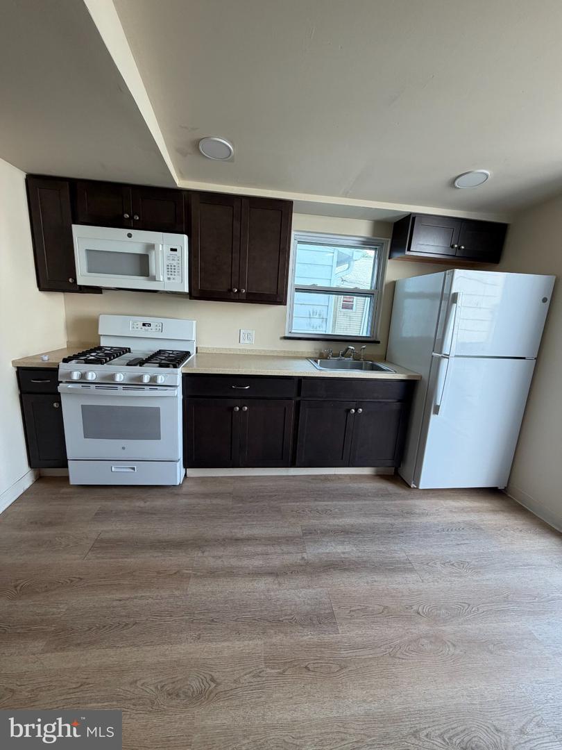 227 E Broad #2 Property Photo 2
