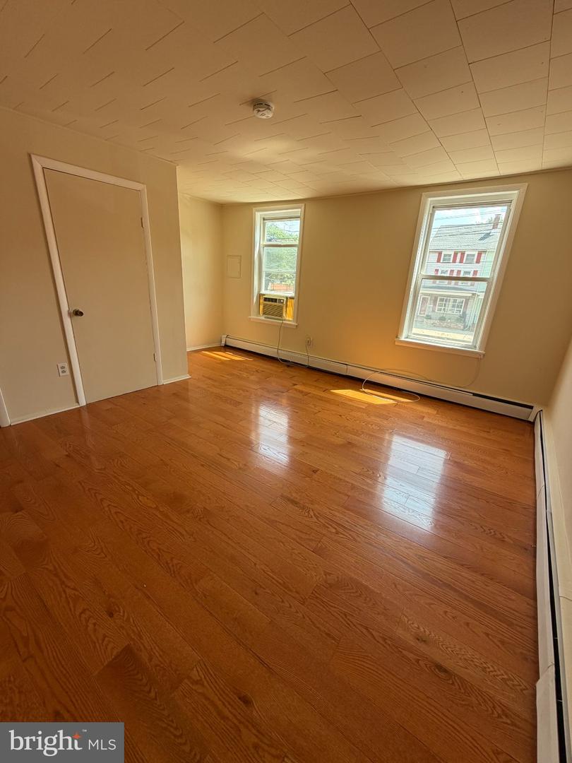 227 E Broad #2 Property Photo 3