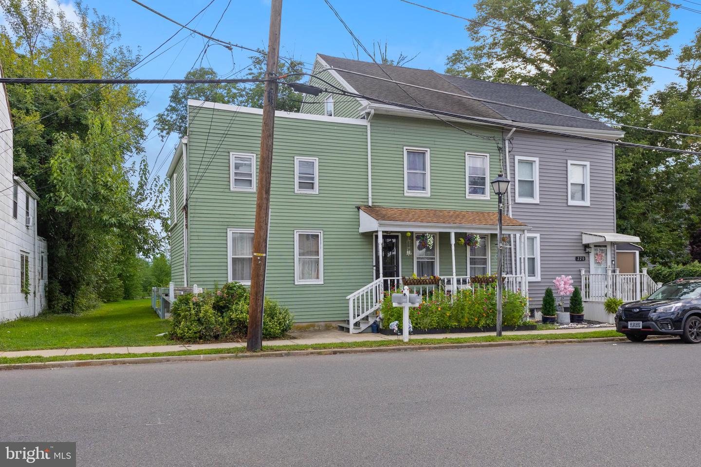 222 Washington St Property Photo 2