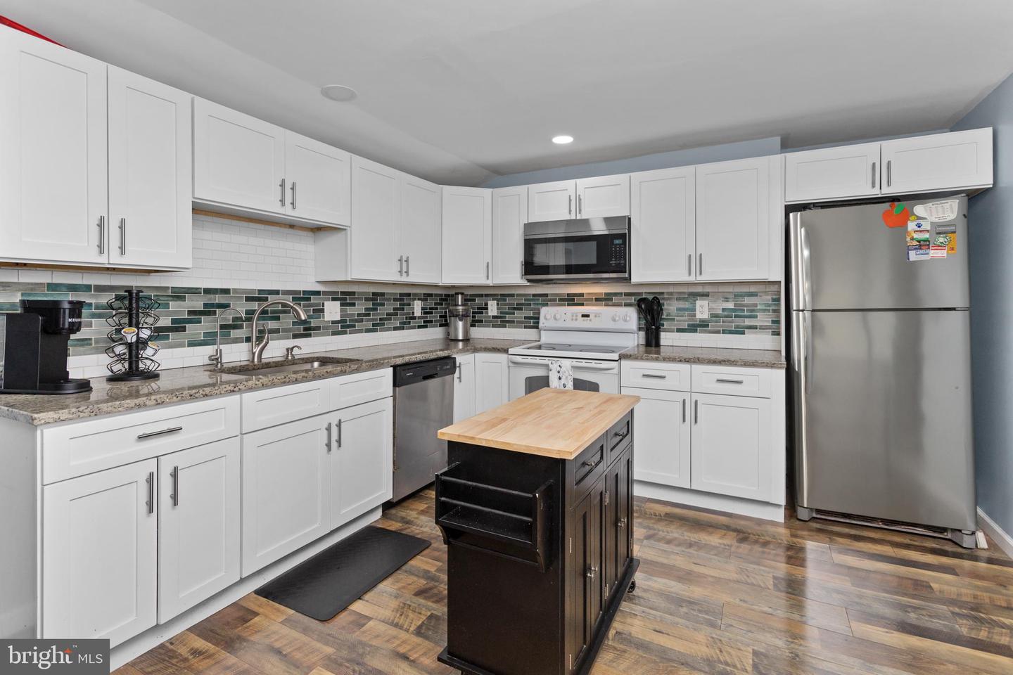 222 Washington St Property Photo 17