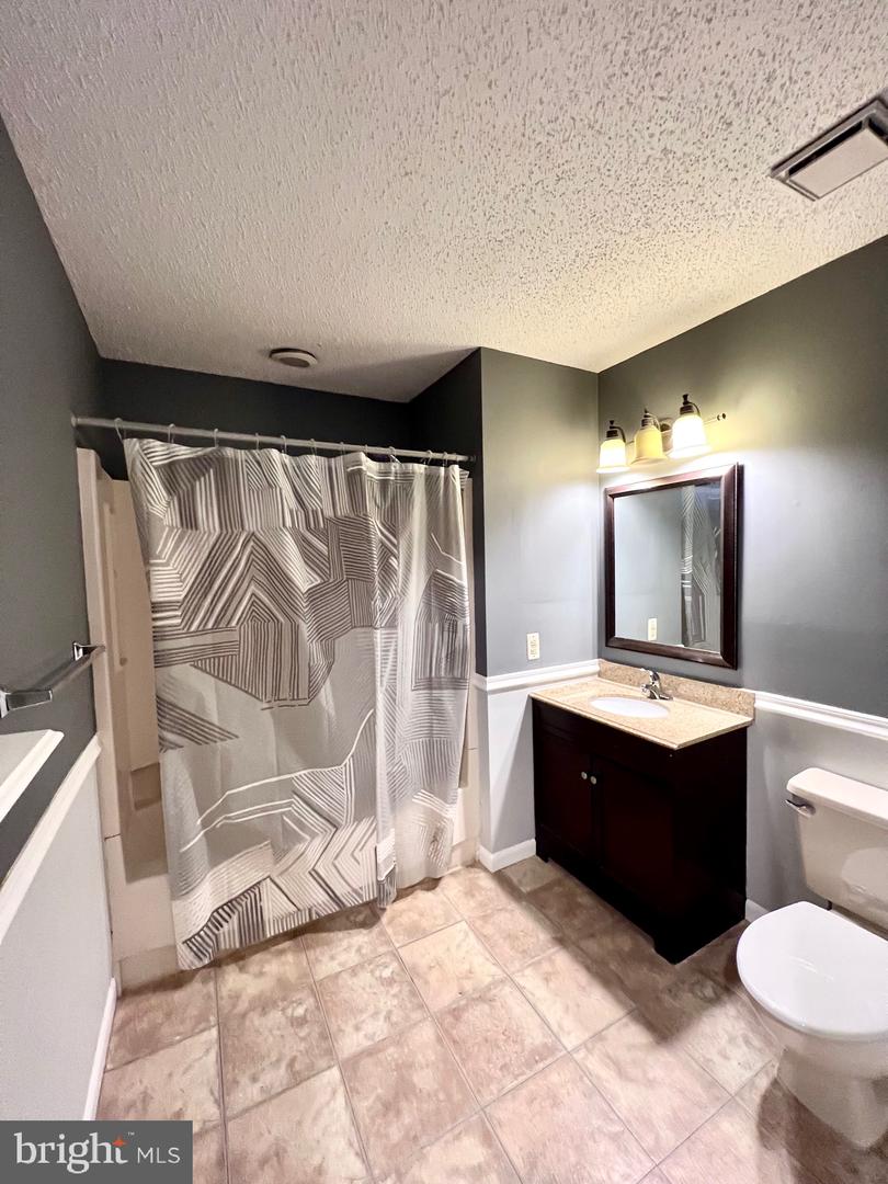 4204b Aberdeen Dr Property Photo 17