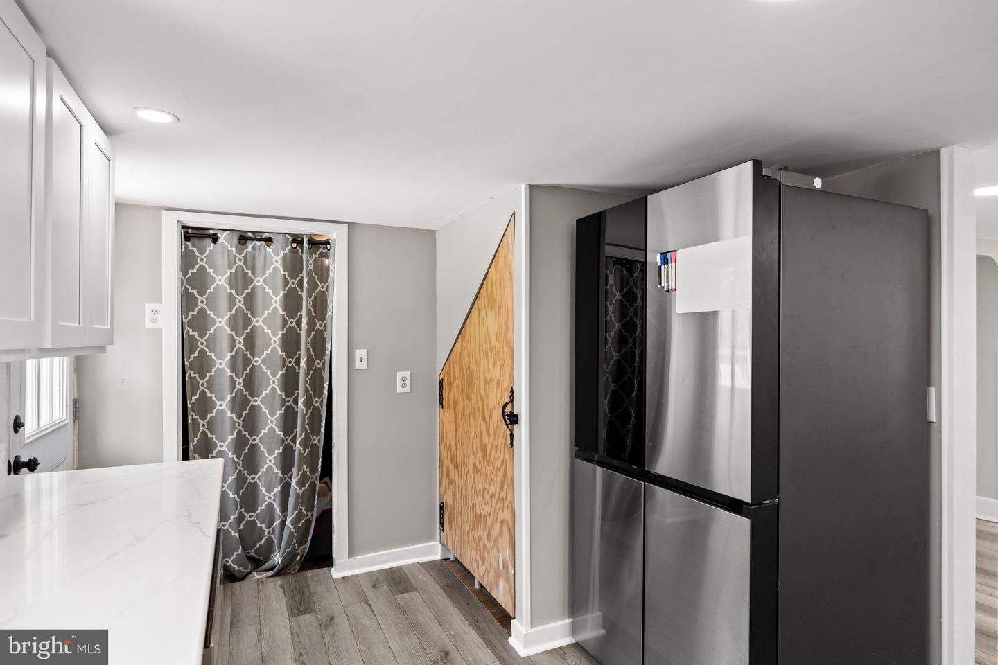 405 3rd St Property Photo 10