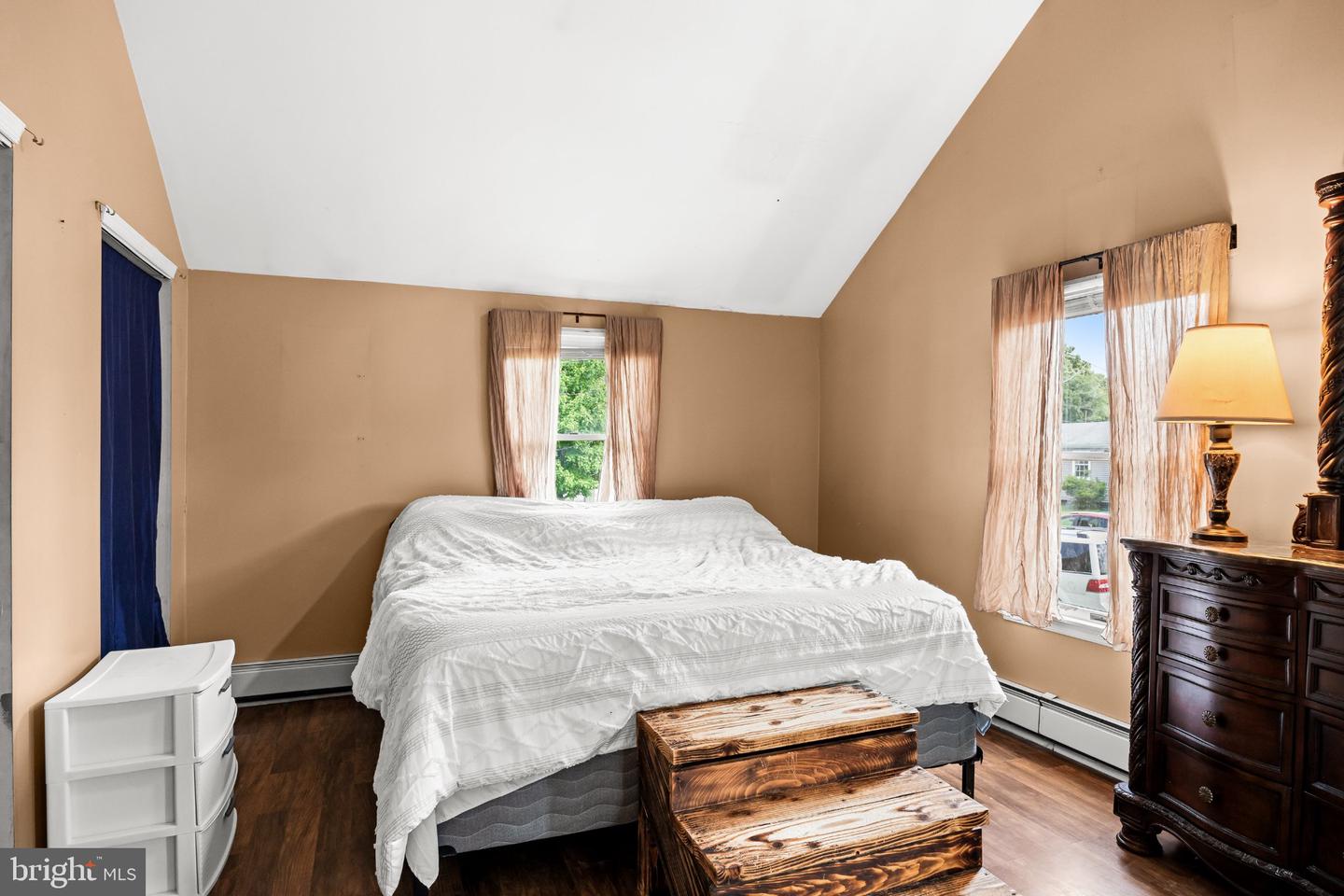 405 3rd St Property Photo 15