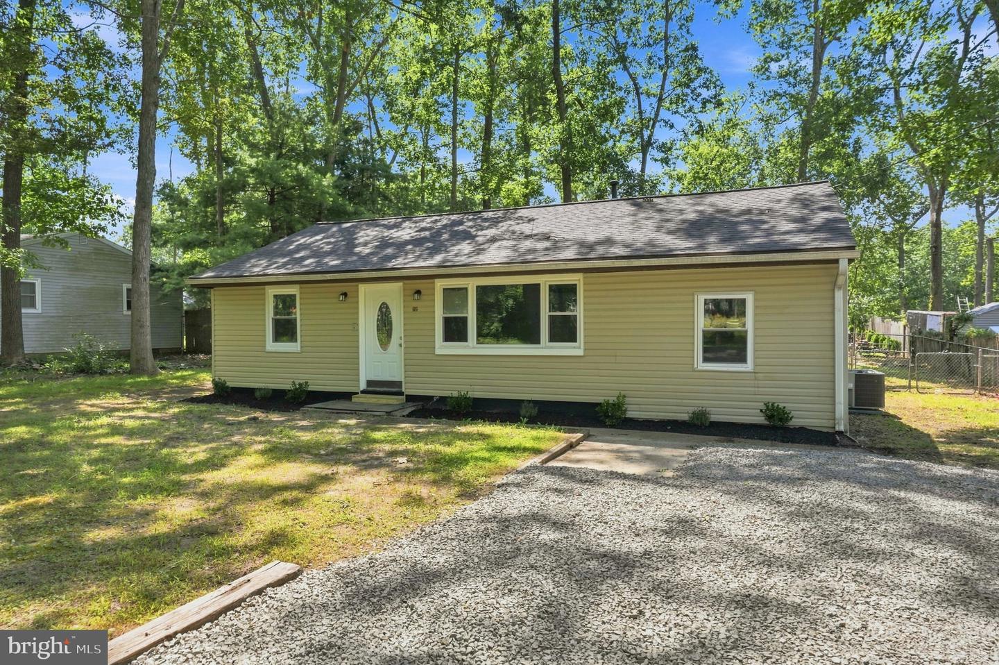 212 W Virginia Rd Property Photo 4