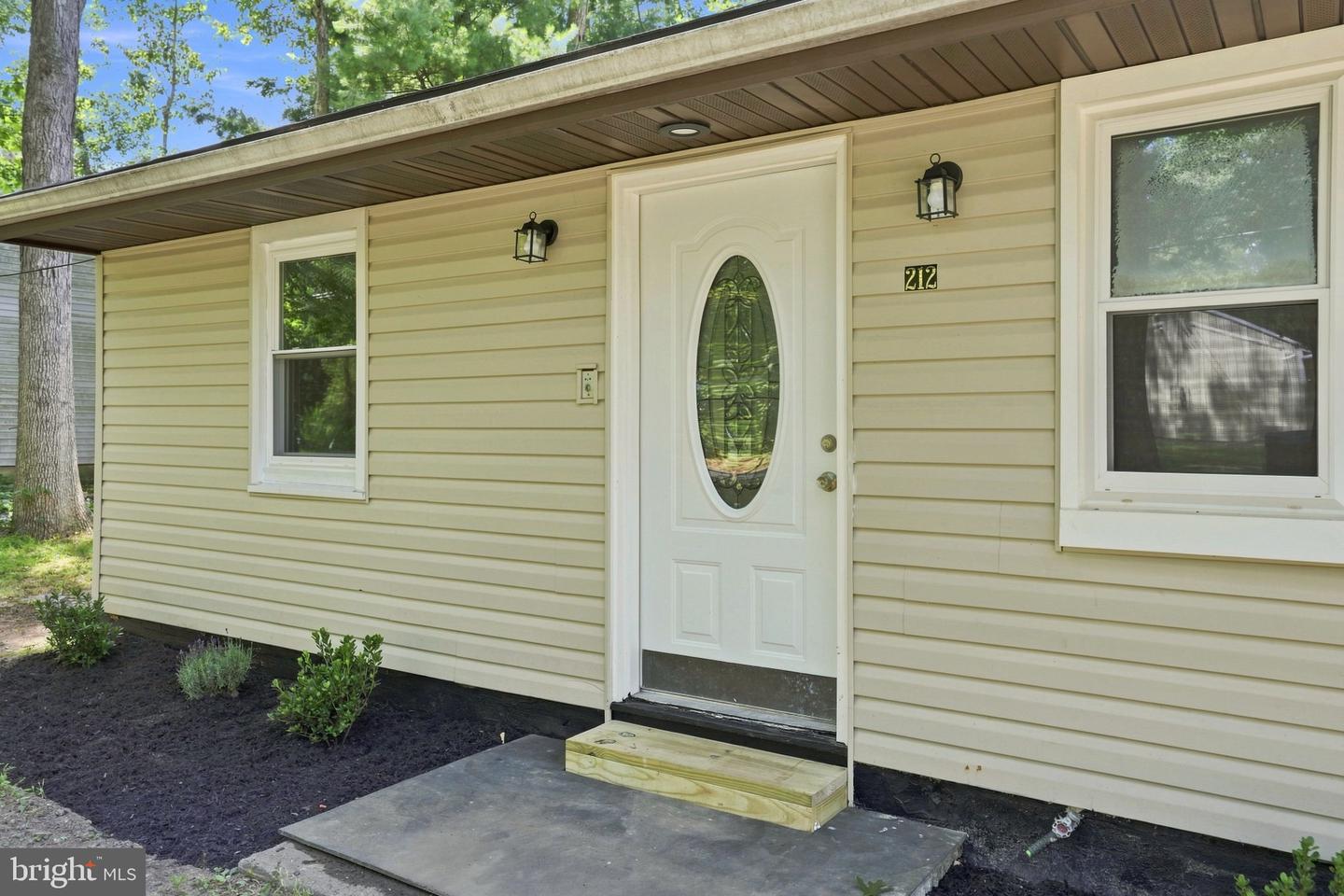 212 W Virginia Rd Property Photo 5