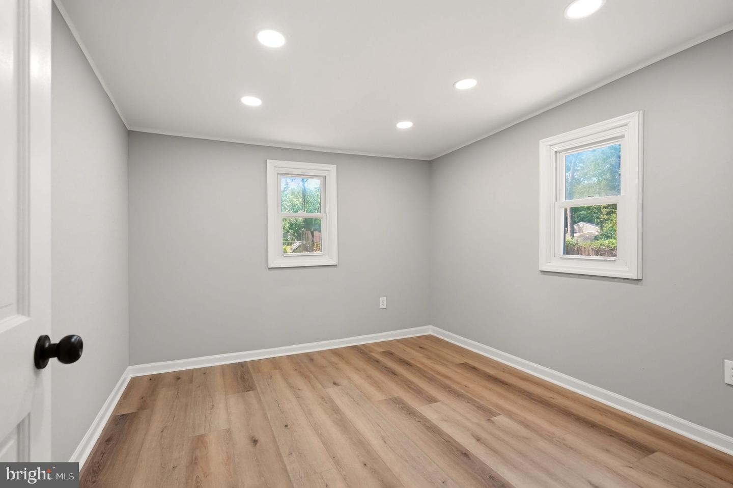 212 W Virginia Rd Property Photo 15