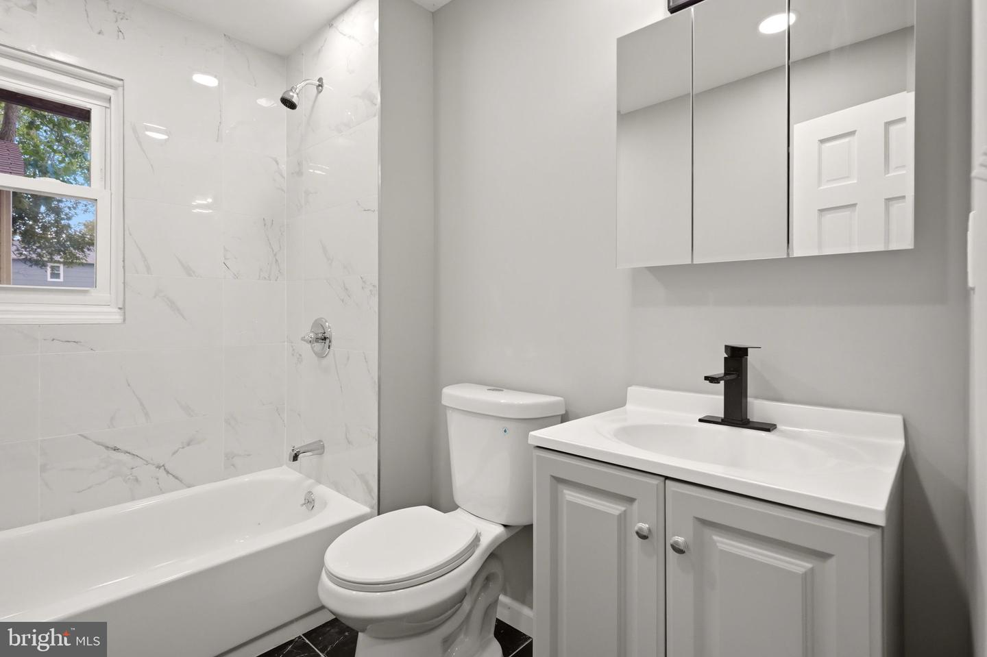 212 W Virginia Rd Property Photo 18