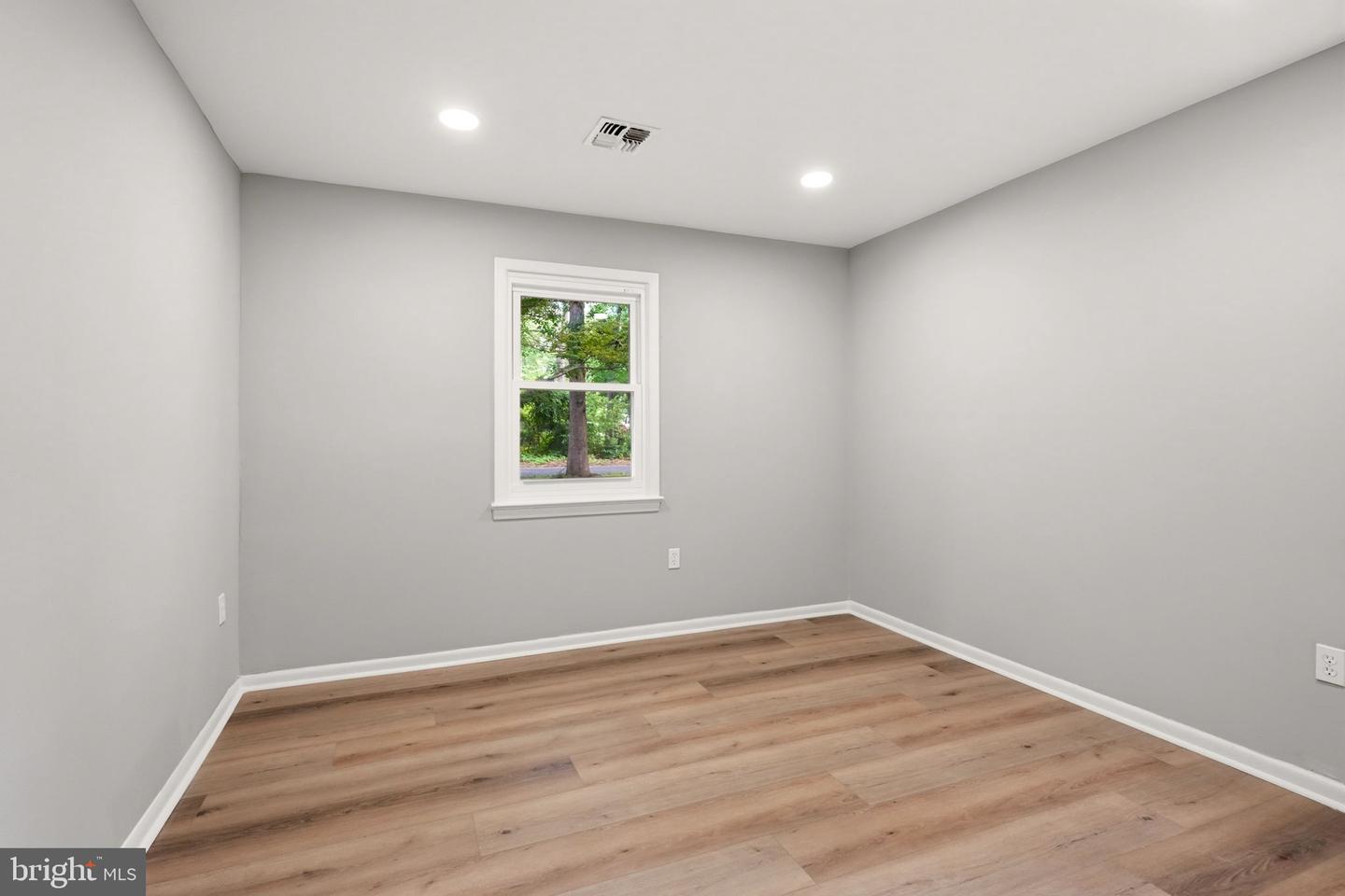 212 W Virginia Rd Property Photo 19