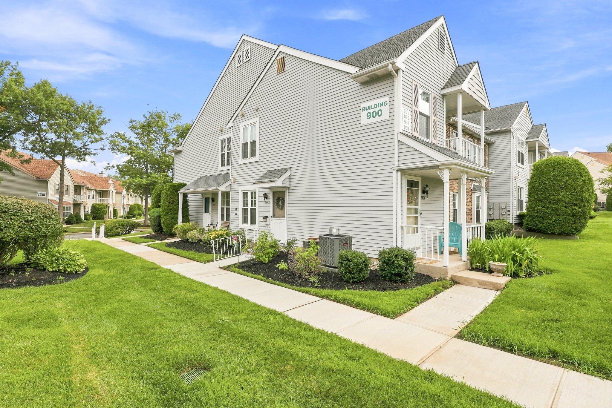 988-A SCOTSWOOD CT Property Photo 1