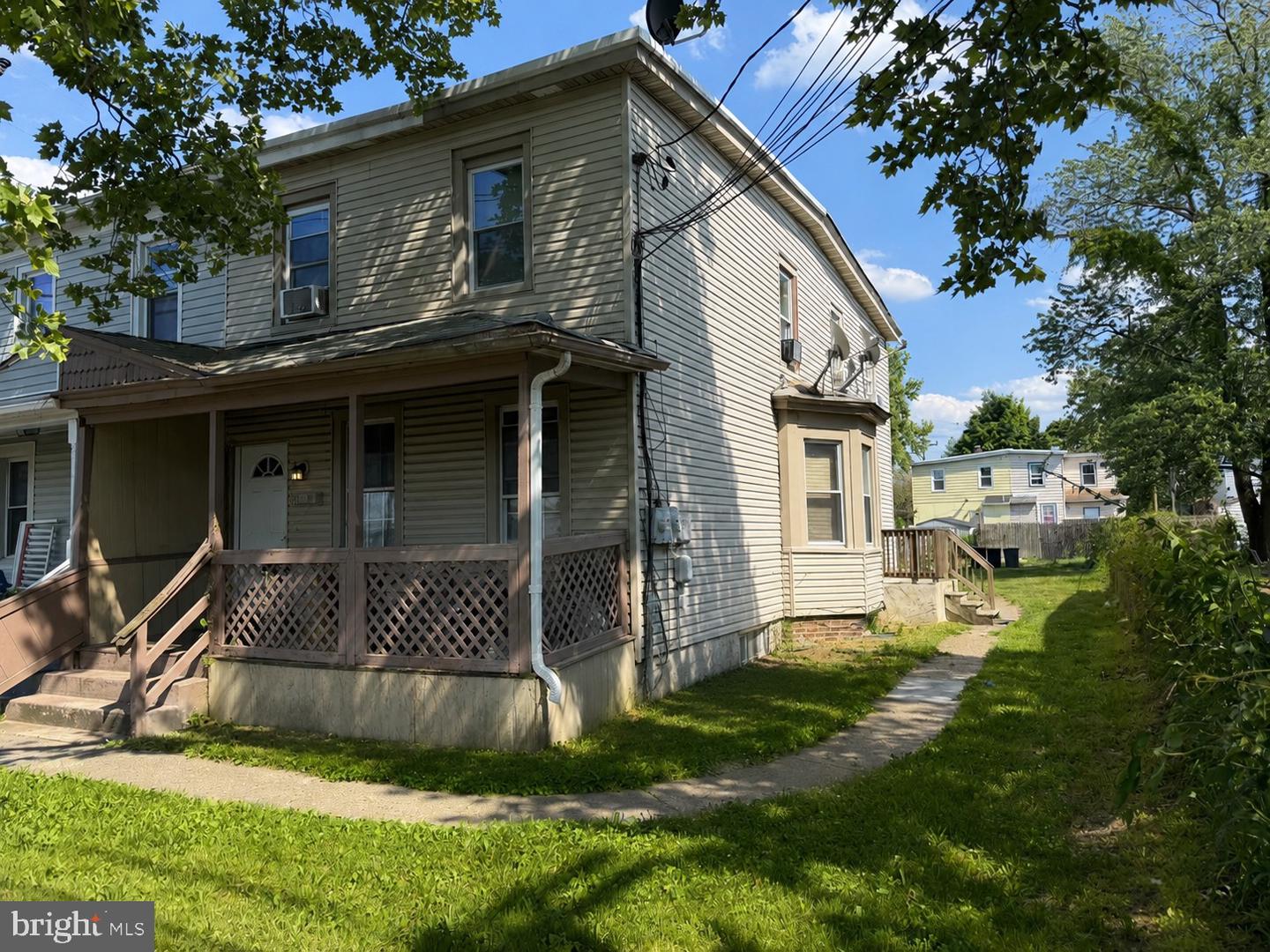 1002 W FRONT ST Property Photo 1
