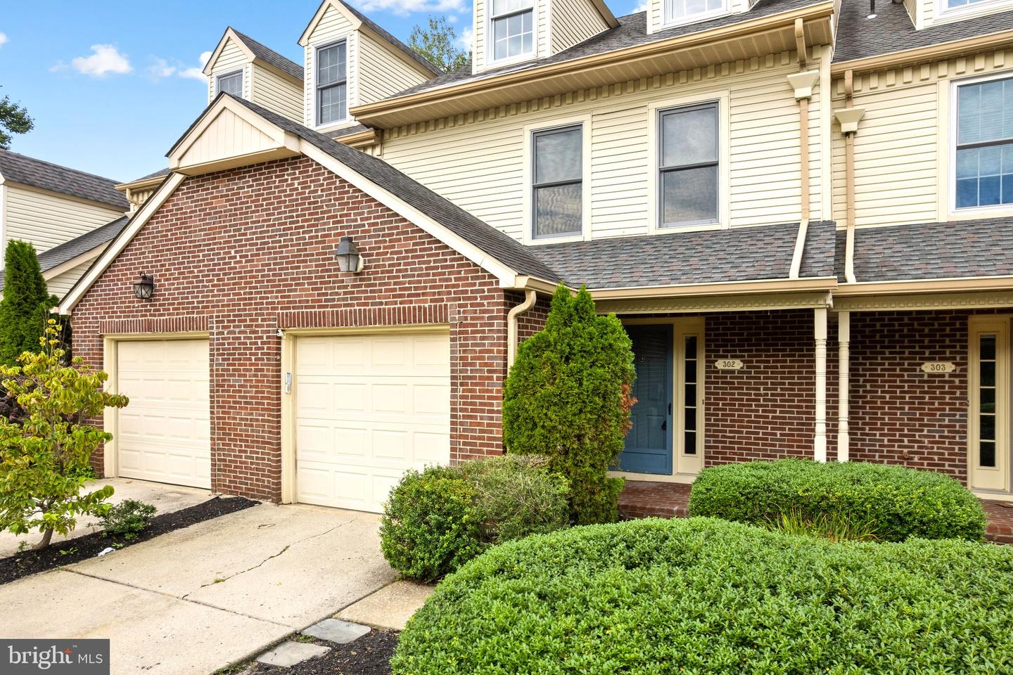 302 Berkshire Way Property Photo 3