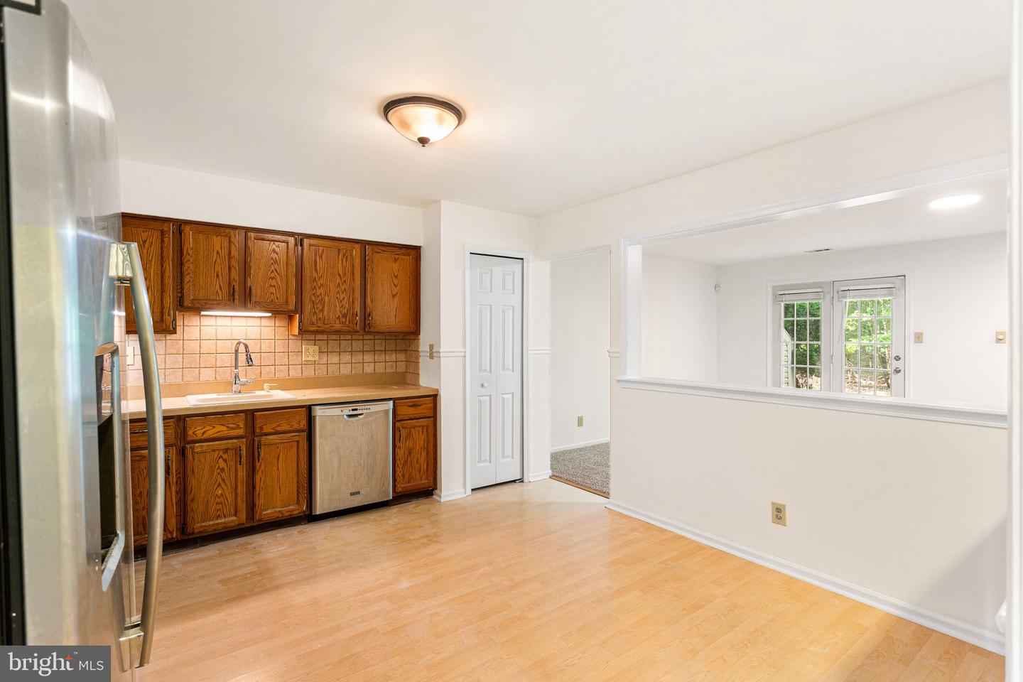 302 Berkshire Way Property Photo 9