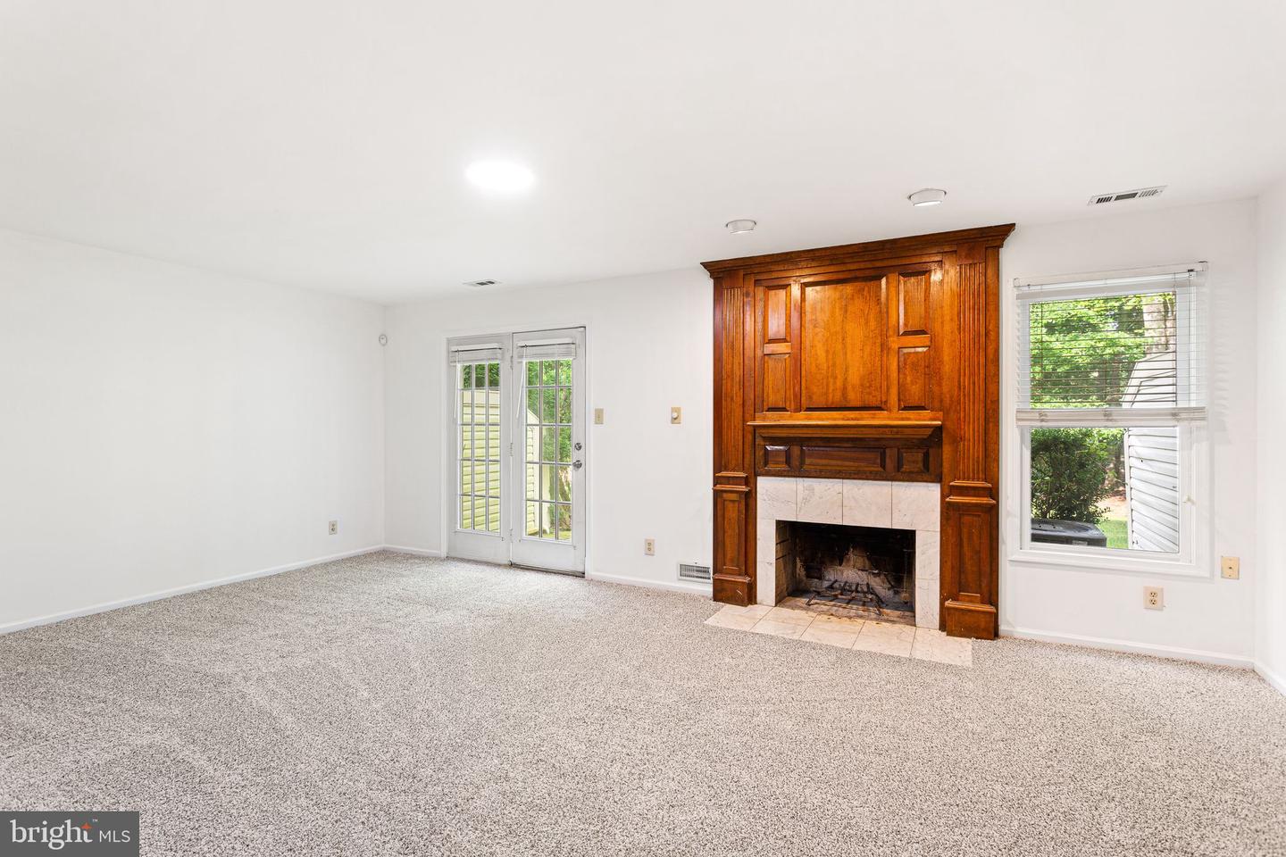 302 Berkshire Way Property Photo 14
