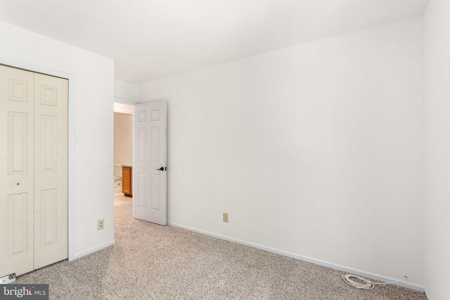 302 Berkshire Way Property Photo 16