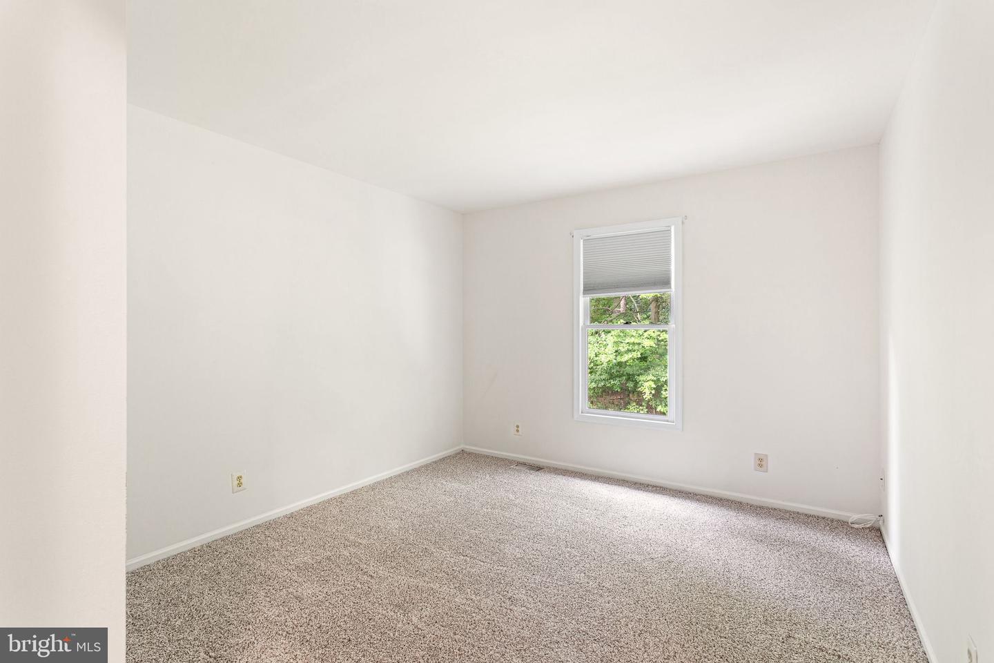 302 Berkshire Way Property Photo 18