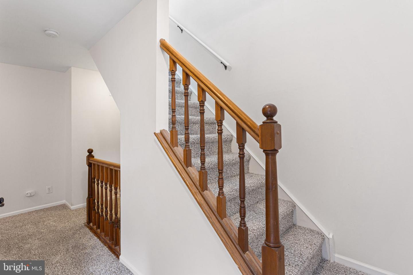 302 Berkshire Way Property Photo 22
