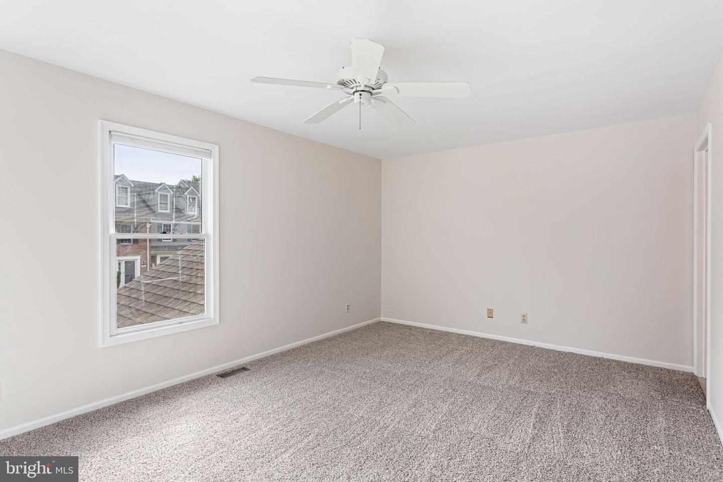 302 Berkshire Way Property Photo 23