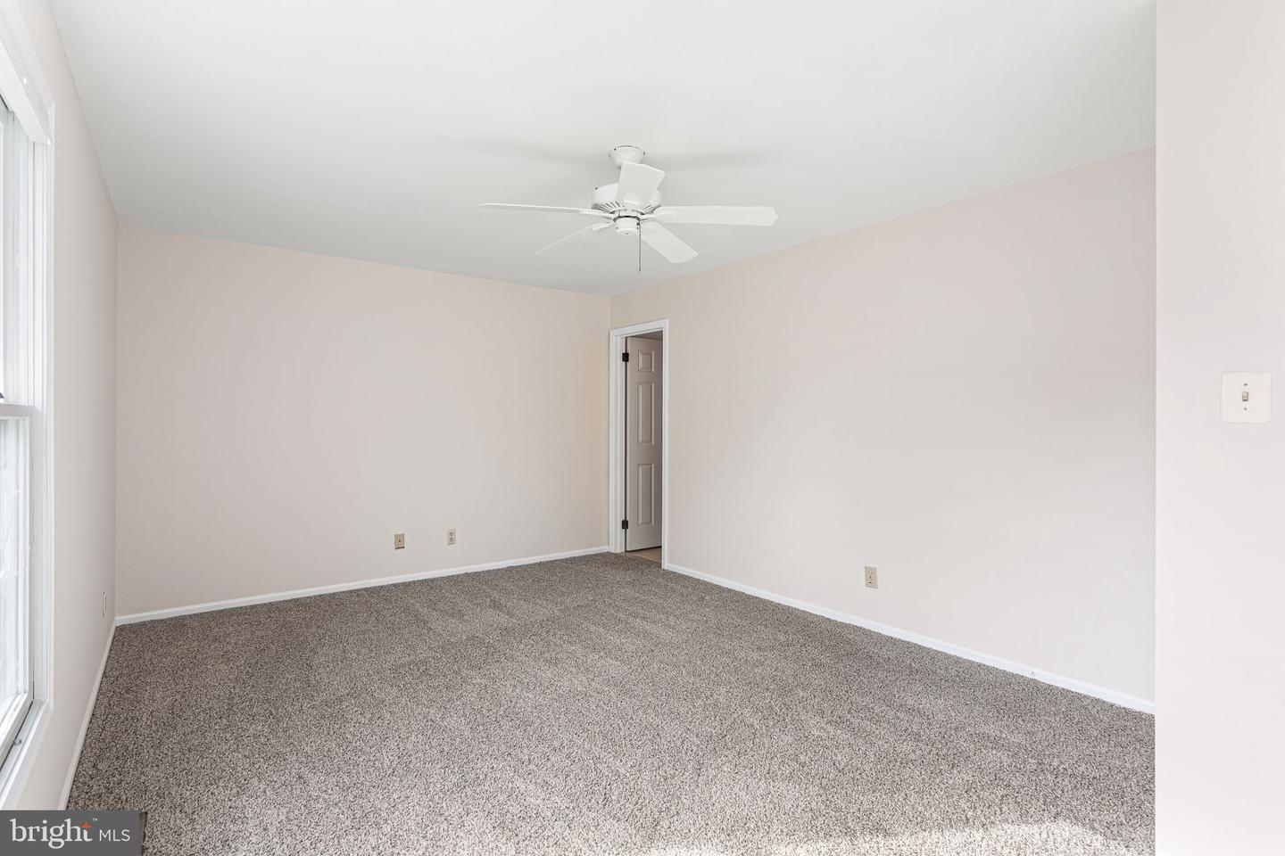 302 Berkshire Way Property Photo 24