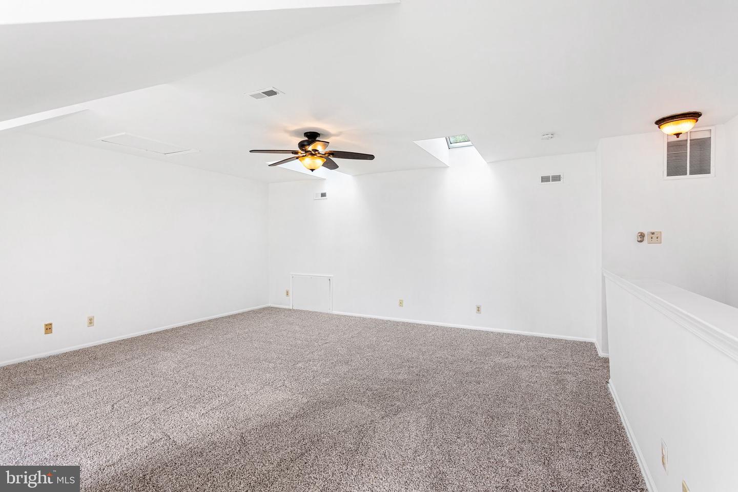 302 Berkshire Way Property Photo 29