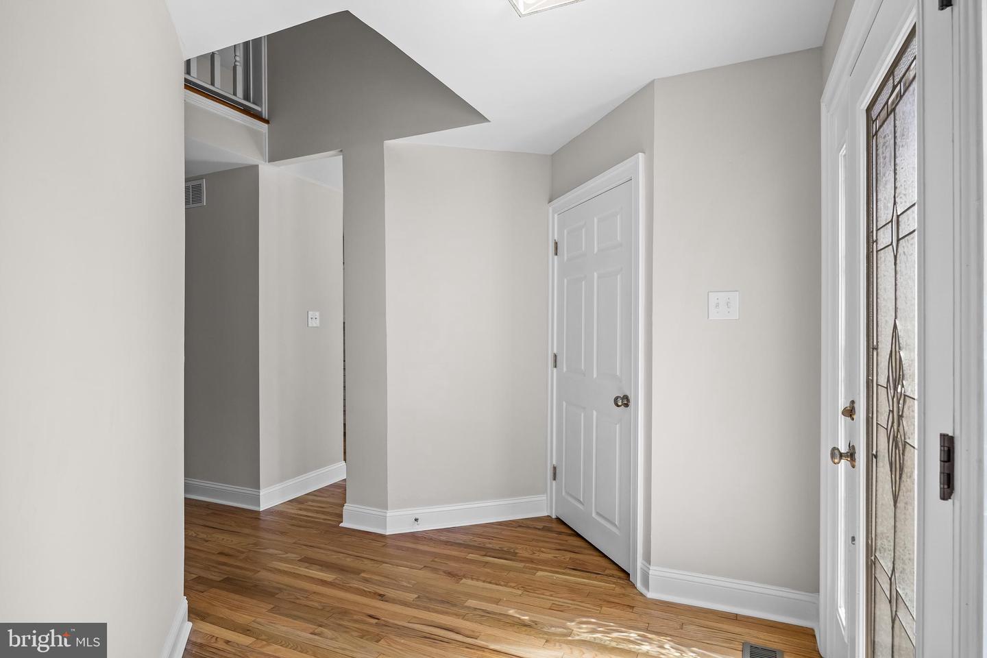 102 Suburban Blvd Property Photo 2