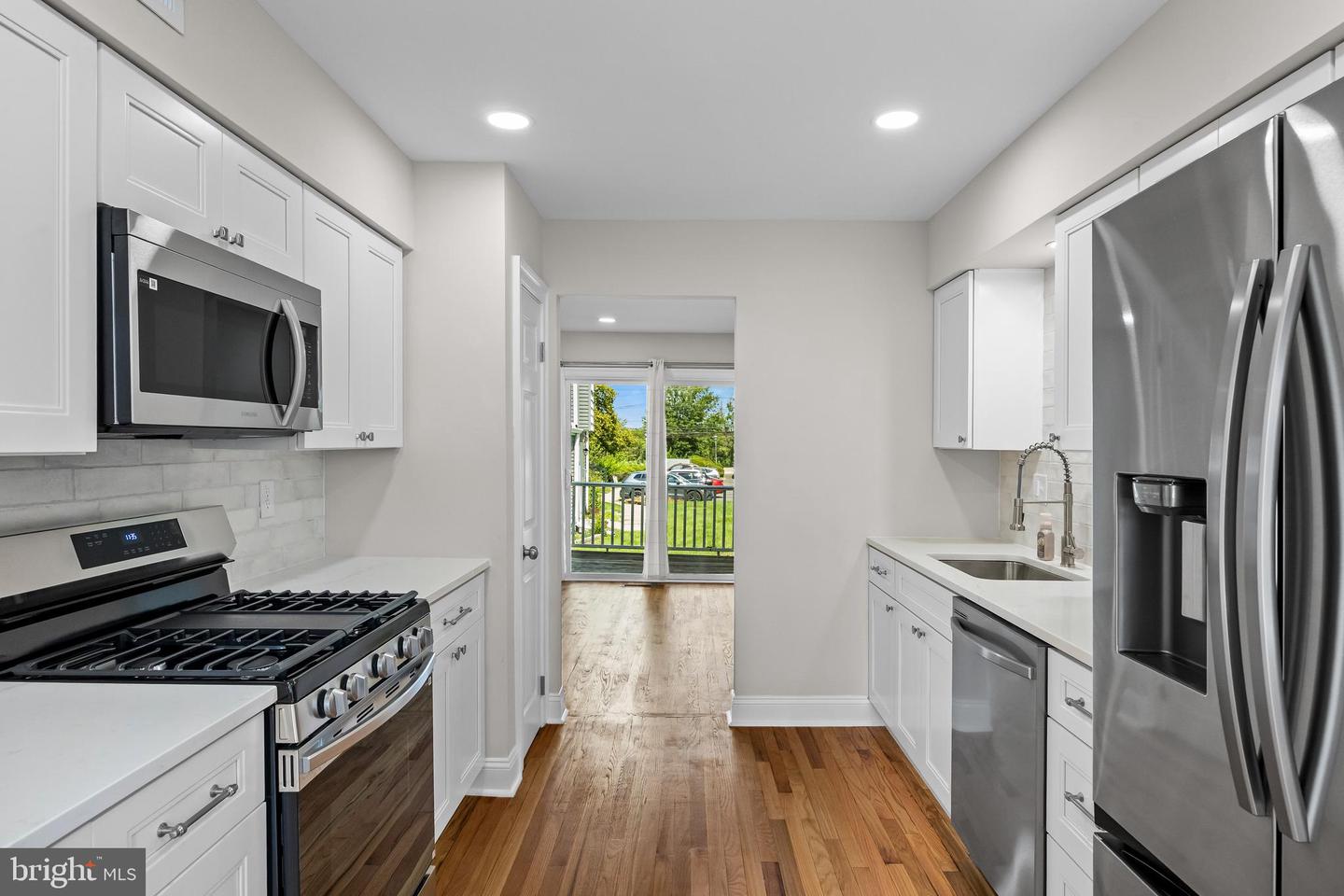 102 Suburban Blvd Property Photo 11