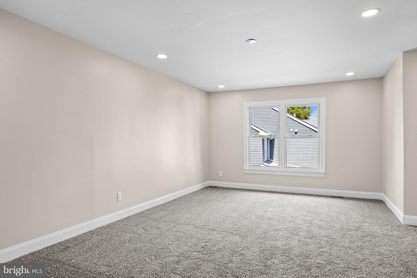 102 Suburban Blvd Property Photo 14