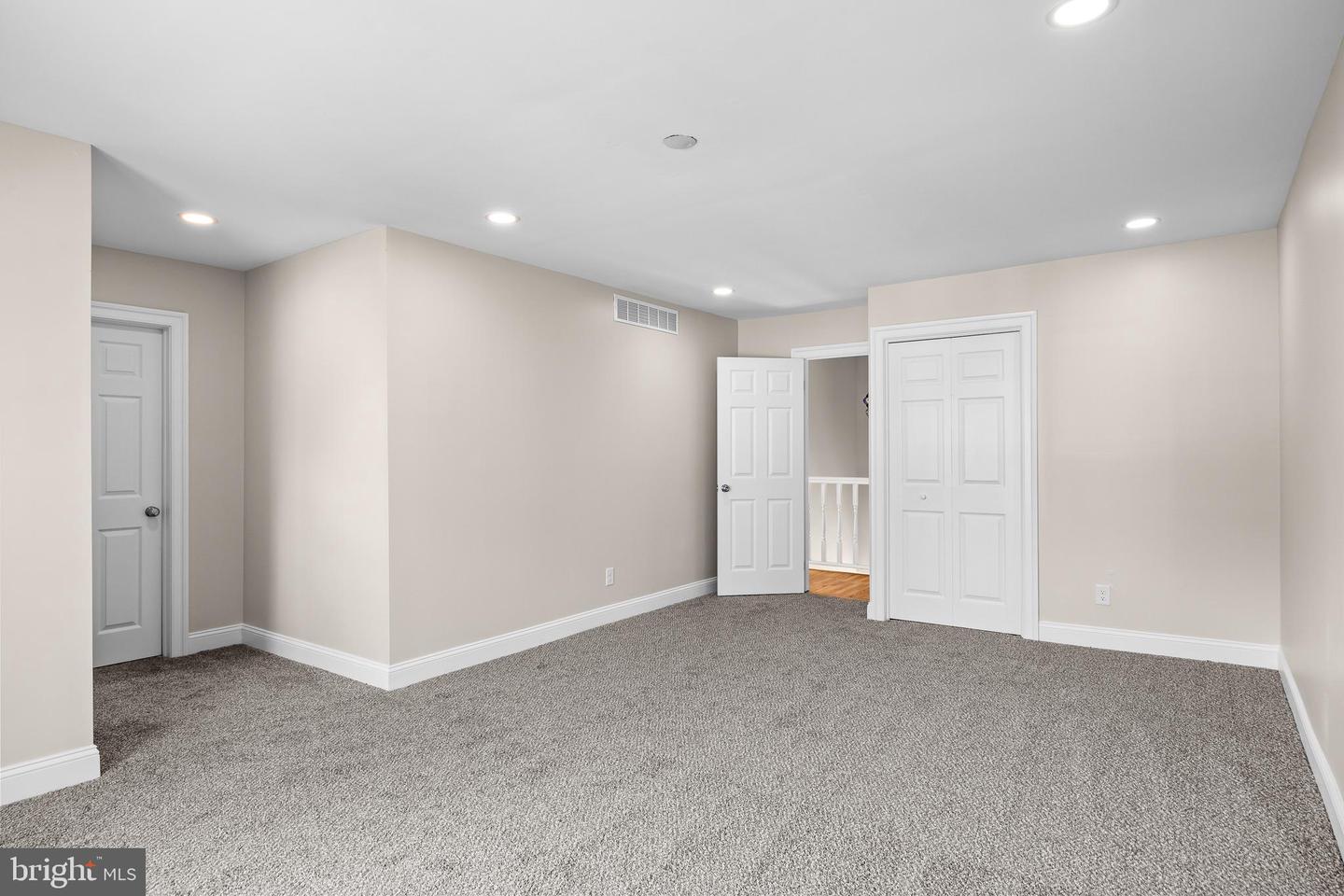102 Suburban Blvd Property Photo 15