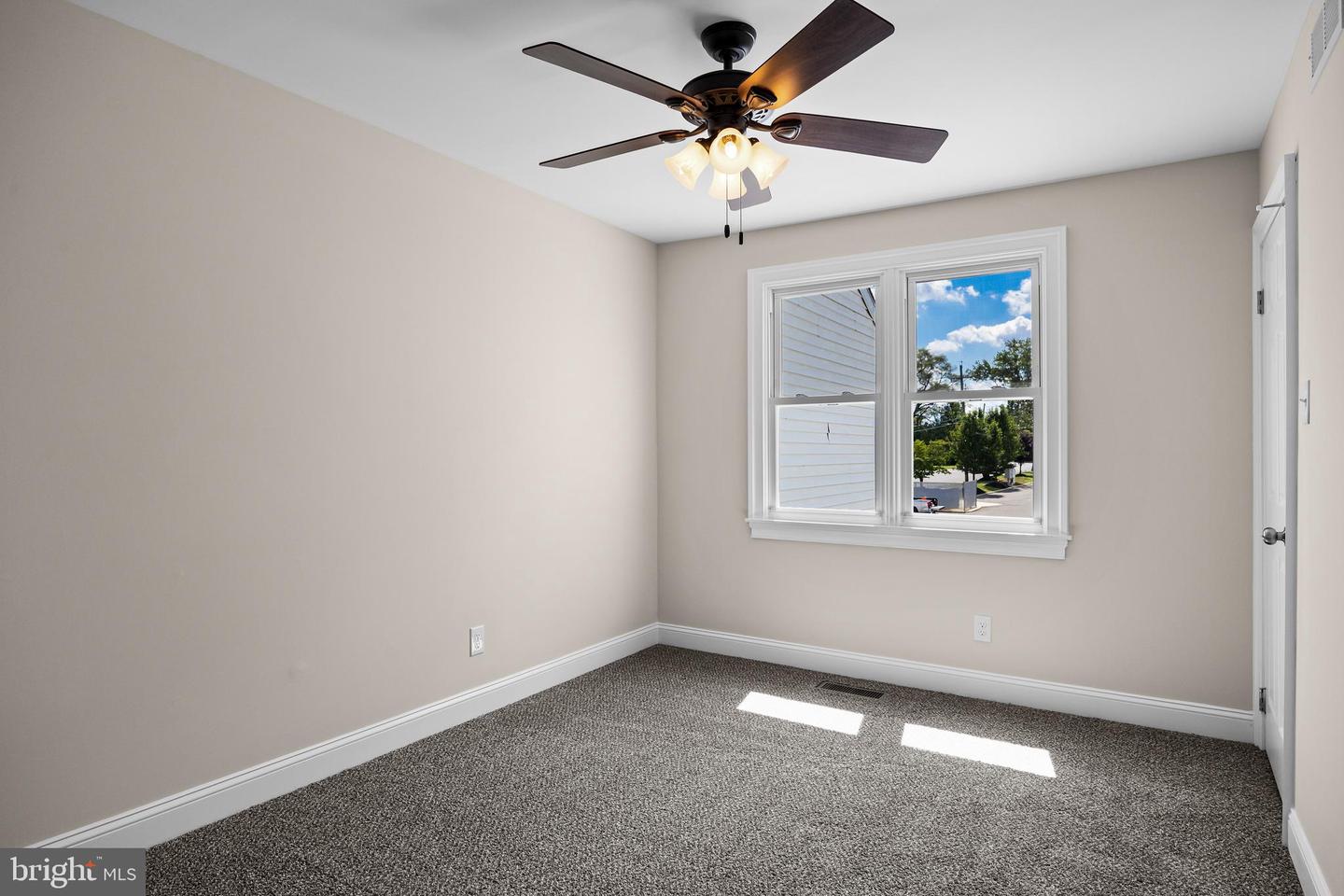 102 Suburban Blvd Property Photo 19
