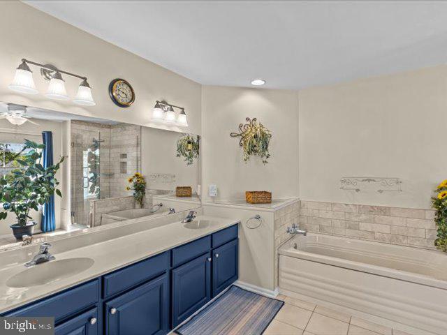 12 Whitford Dr Property Photo 28