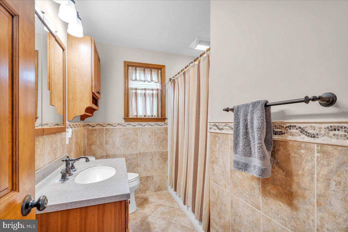 326 Spruce Ave Property Photo 5